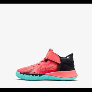 Size 13 youth (little kid) Kyrie Flytrap Nike Athletic Shoes
